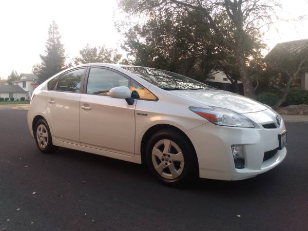 ***Like New Toyota Prius*Leather*Navi*JBL Sound*Must See To... for sale in Lincoln, CA – photo 3