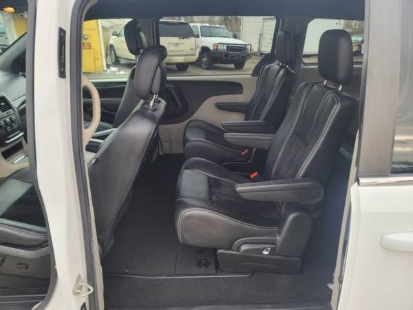 2017 Dodge Grand Caravan SXT power doors stow n go for sale in Wheat Ridge, CO – photo 11