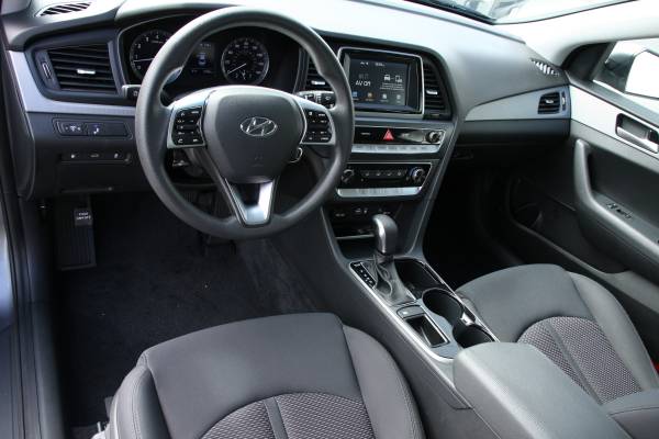 2019 Hyundai Sonata SE. Blind Spot Monitor, Bluetooth, 12k Miles -... for sale in Eureka, CA – photo 6
