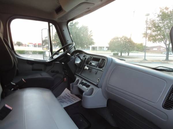 2011 FREIGHTLINER M2 26 FOOT BOXTRUCK W/LIFTGATE with for sale in Grand Prairie, TX – photo 12