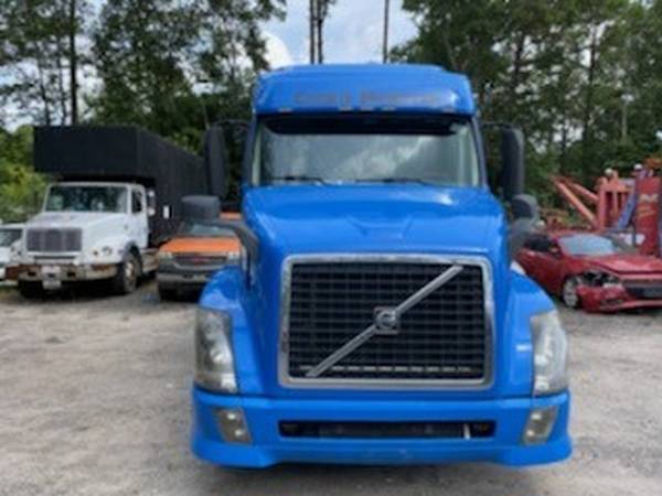 2014 Volvo VNL64T730 T/A Sleeper RTR# 0083598-01 - cars & trucks -... for sale in Bluffton, SC – photo 5