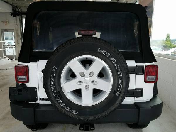 2017 Jeep Wrangler Unlimited Sport Convertible Bright White Clearcoat for sale in State College, PA – photo 13