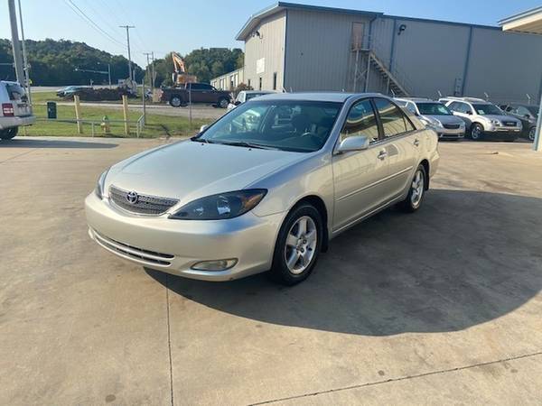 2002 Toyota Camry 4dr Sdn SE Auto **FREE CARFAX** - cars & trucks -... for sale in Catoosa, AR – photo 2