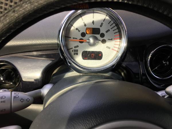 2006 MINI Cooper Hatchback 2D 85,000 miles CLEAN - cars & trucks -... for sale in North Hills, CA – photo 9
