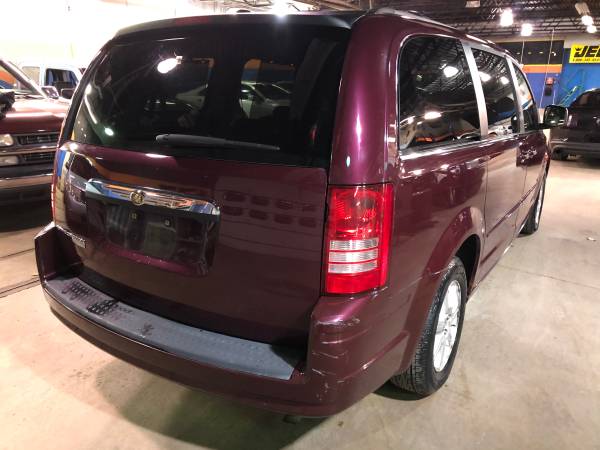 2008 Chrysler town and country - cars & trucks - by dealer - vehicle... for sale in Columbus, OH – photo 3