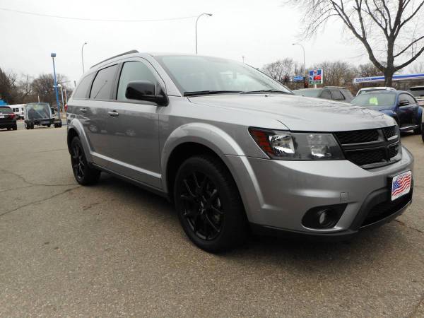 ★★★ 2018 Dodge Journey SXT / All-Wheel Drive / ONLY 41k Miles! ★★★ -... for sale in Grand Forks, ND – photo 4