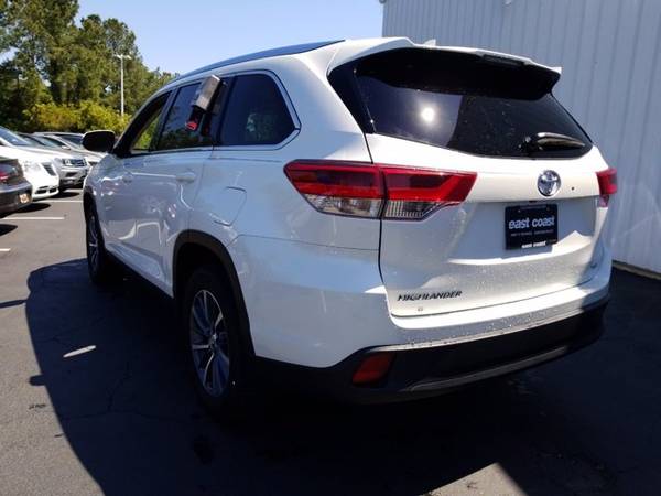 2019 Toyota Highlander PEARL WHITE Call Now Priced to go! - cars & for sale in Myrtle Beach, SC – photo 18
