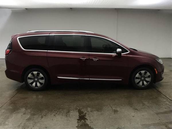 2018 Chrysler Pacifica Electric Hybrid Limited Minivan, Passenger for sale in Coeur d'Alene, MT – photo 8