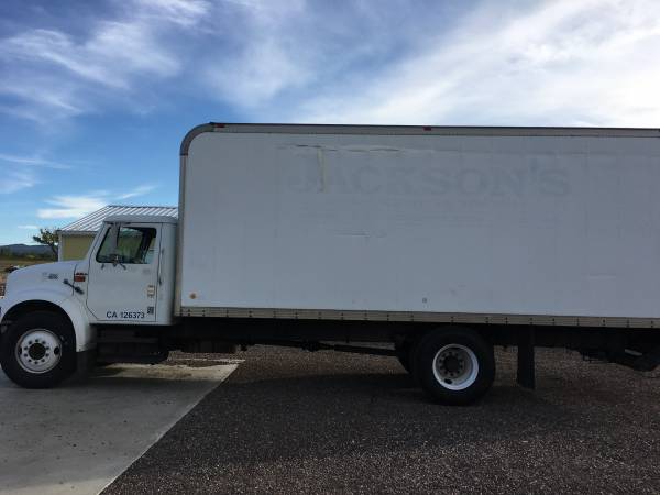 1999 International 4700 53k Miles Heavy Duty Lift Gate and Side Door for sale in Spearfish, SD – photo 9