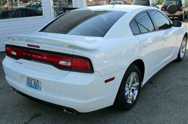 2011 Dodge Charger 4dr white *REDUCED* - cars & trucks - by dealer -... for sale in Louisville, KY – photo 2