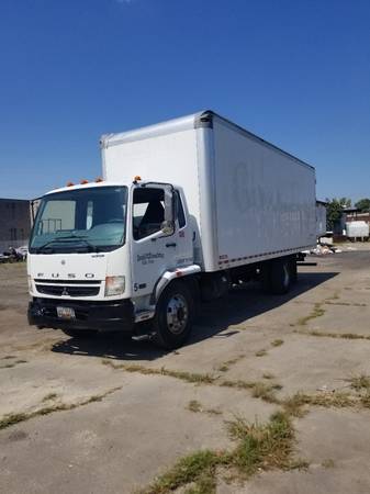 26' Mitsubishi Fuso box trucks for sale by owner for sale in Fort Howard, MD – photo 2