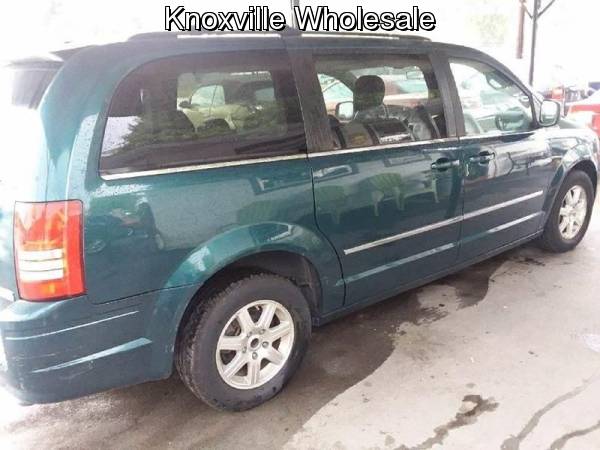 2009 Chrysler Town and Country Touring 4dr Mini Van for sale in Knoxville, TN – photo 2