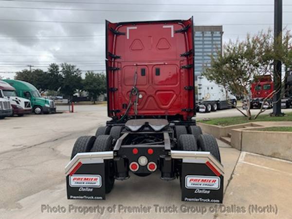 2017 *Freightliner* *Cascadia* *CA125SLP* Red for sale in Dallas, TX – photo 8