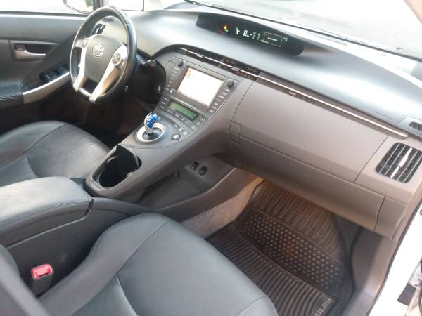 ***Like New Toyota Prius*Leather*Navi*JBL Sound*Must See To... for sale in Lincoln, CA – photo 12