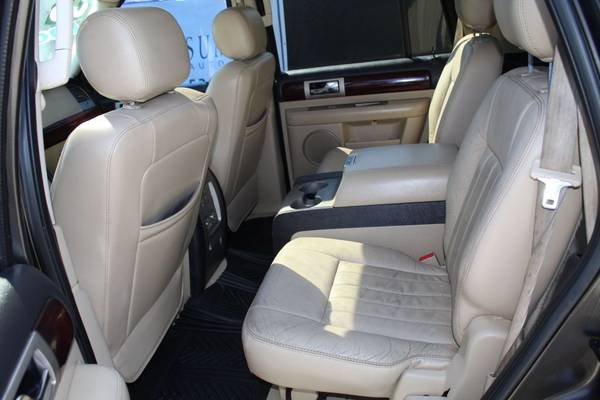 2005 Lincoln Navigator Luxury - - by dealer - vehicle for sale in PUYALLUP, WA – photo 15