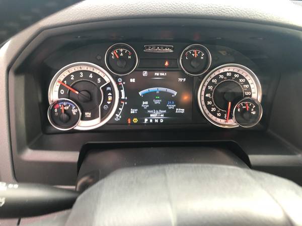 2015 RAM 1500 SLT Crew Cab SWB 4WD for sale in Dodgeville, WI – photo 18