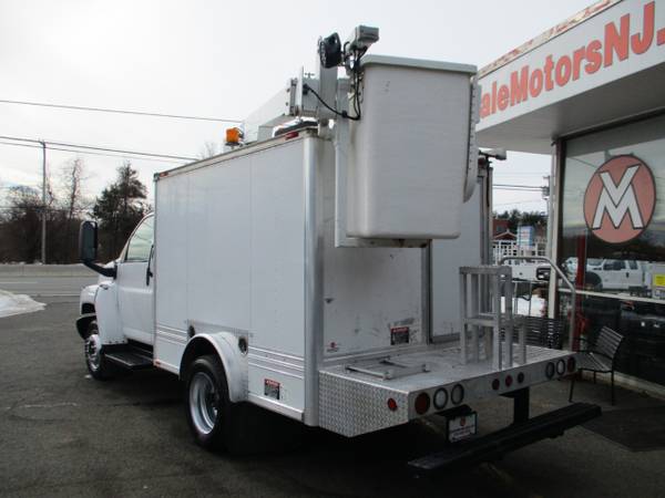 2007 Chevrolet CC4500 4500 BUCKET BOX TRUCK, 8 1L GAS, 77K - cars & for sale in south amboy, MA – photo 4