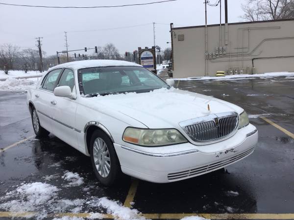 2003 Lincoln town car signature series like new - - by for sale in Frankfort, IL – photo 4