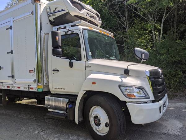 2014 HINO 338 26' REEFER BOX W/ LIFTGATE, LOW HR REEFER W/ STBY -... for sale in Wappingers Falls, IN – photo 4