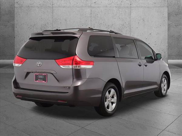 2011 Toyota Sienna LE SKU: BS021499 Mini-Van - - by for sale in Westmont, IL – photo 7