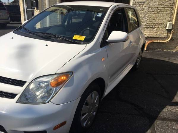2006 Scion xA Base 4dr Hatchback w/Automatic - cars & trucks - by... for sale in WATERTOWN, IL – photo 5