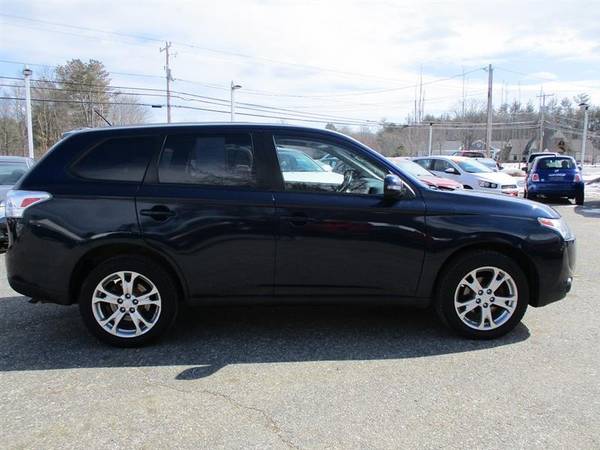 2014 Mitsubishi Outlander SE S-AWC - - by dealer for sale in Somersworth , NH – photo 4