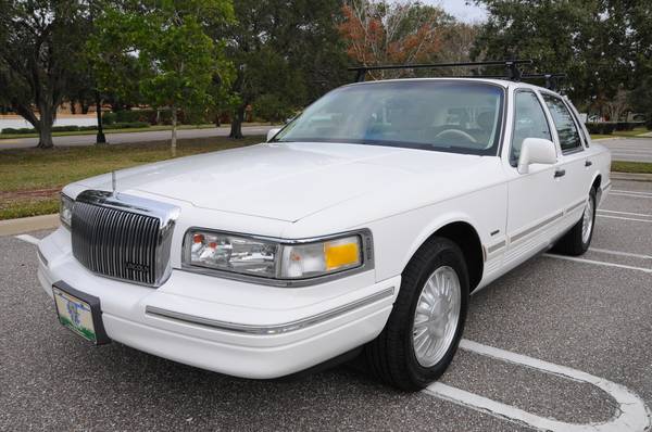 Lincoln Town Car Signature Series for sale in Sarasota, FL – photo 2