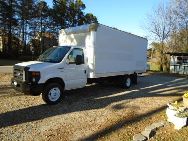 2012 Ford E350 Cube/Cutaway/Box Van - cars & trucks - by dealer -... for sale in Cumming, GA 30040, GA – photo 3
