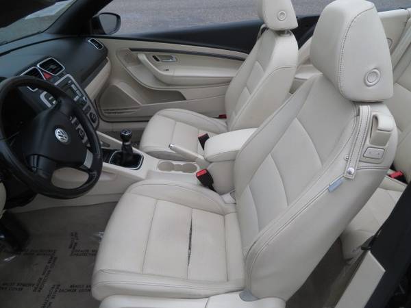 09 vw eos 6 speed manual 135000 miles 4999 - - by for sale in Waterloo, IA – photo 11