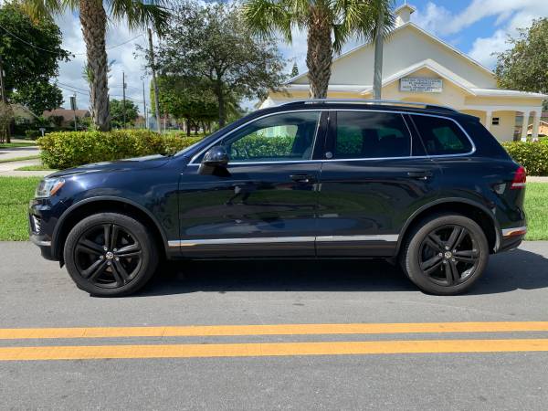 2017 VW VOLKSWAGEN TOUAREG WOLFSBURG, EVERYONE APPROVED - cars &... for sale in Fort Lauderdale, FL – photo 2