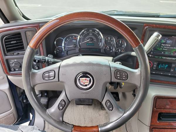 2005 Cadillac Escalade ESV AWD SUPER CLEAN MUST SEE - cars & for sale in Glendora, CA – photo 11