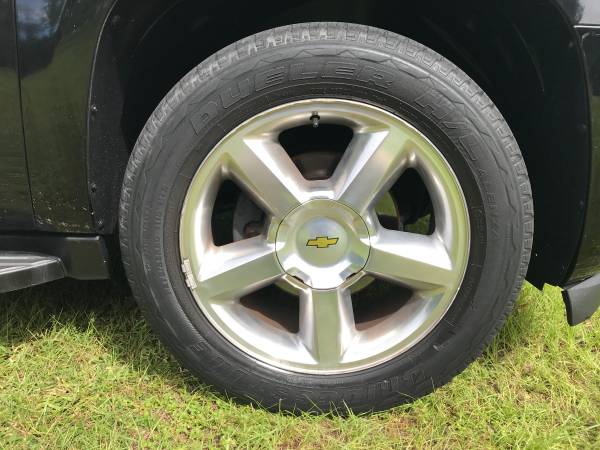 2011 Chevrolet Suburban 1500 LT - Visit Our Website -... for sale in Ocala, FL – photo 12