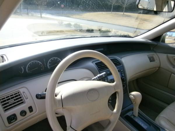 2001 toyota avalon xl loaded 2 owners (270K)hwy miles runsxxxx -... for sale in Riverdale, GA – photo 9