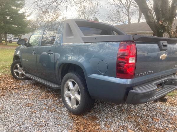 2009 Chevrolet Avalanche - cars & trucks - by owner - vehicle... for sale in Delaware, OH – photo 9