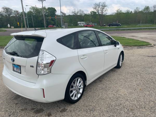 2014 Prius V - cars & trucks - by owner - vehicle automotive sale for sale in Pekin, IL – photo 2
