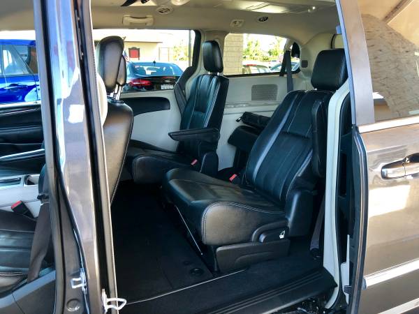 ** 2016 CHRYSLER TOWN AND COUNTRY ** PRICE DROP for sale in Anderson, CA – photo 9