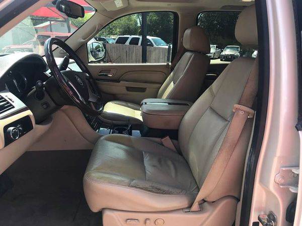 2011 Cadillac Escalade Base 4dr SUV EVERYONE IS APPROVED! for sale in San Antonio, TX – photo 13