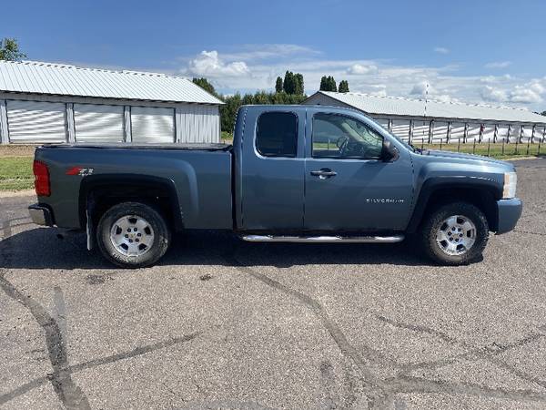 2011 Chevrolet Silverado 1500 LT Ext. Cab 4WD - cars & trucks - by... for sale in Rush City, WI – photo 8