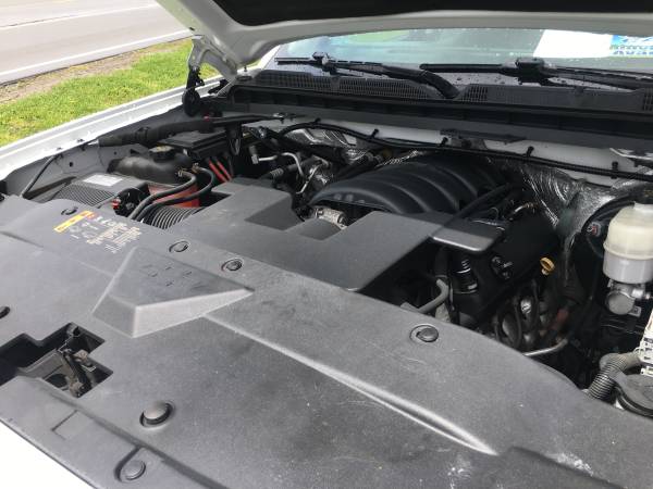 2017 CHEVROLET SILVERADO 1500 4X4 V8 BUILT IN BRAKE BOX - cars & for sale in Lancaster, KY – photo 9