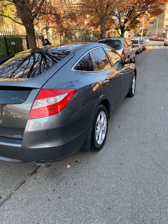 HONDA CROSSTOUR 2012 EXL - cars & trucks - by owner - vehicle... for sale in Sunnyside, NY – photo 4
