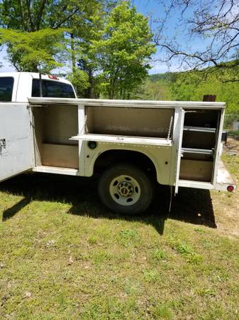 2005 GMC 2500 truck with utility box for sale in Rome, GA – photo 9