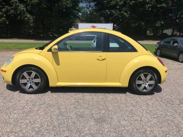 2006 VW BEETLE 5 SPEED ICE COLD AC - - by dealer for sale in Danbury, NY – photo 3