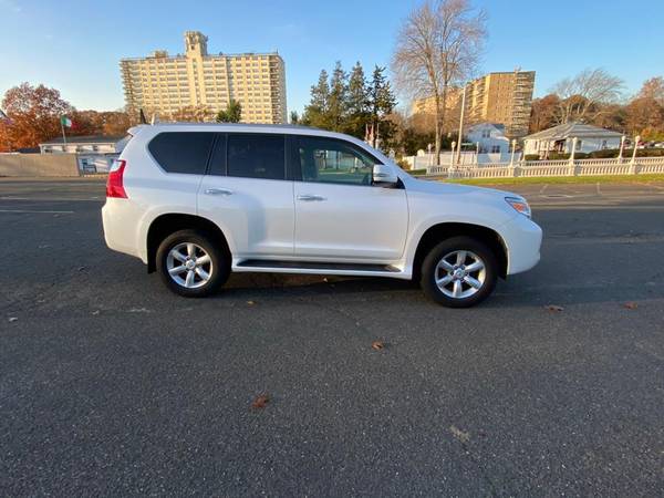 2010 Lexus GX 460 4WD 4dr -EASY FINANCING AVAILABLE - cars & trucks... for sale in Bridgeport, CT – photo 5