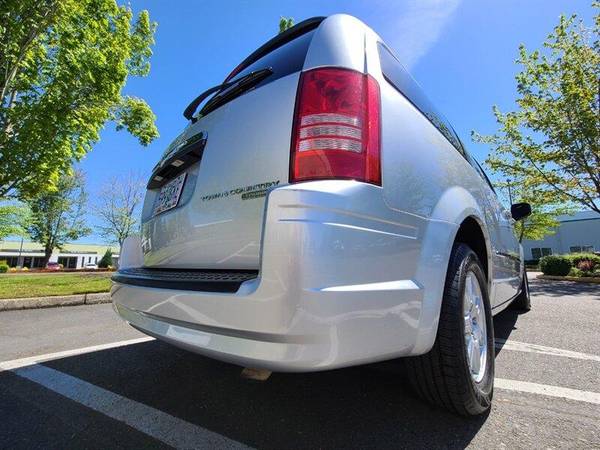 2010 Chrysler Town Country Touring Edition Minivan/7-passenger for sale in Portland, WA – photo 12