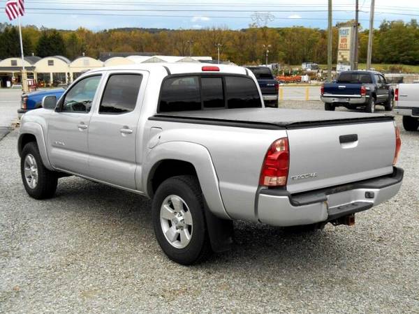 2006 Toyota Tacoma Double Cab V6 4WD - cars & trucks - by dealer -... for sale in York, PA – photo 3