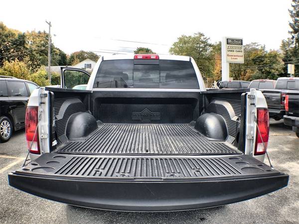 2017 Ram 1500 SLT pickup Bright Silver Clearcoat Metallic for sale in Dudley, MA – photo 20