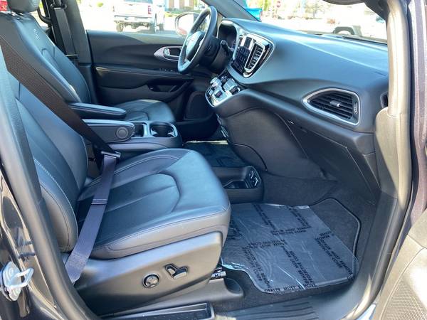 2020 Chrysler Pacifica Hybrid Touring L FWD Ma for sale in Wenatchee, WA – photo 19