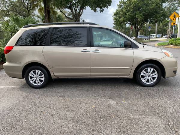 TOYOTA SIENNA LE - cars & trucks - by owner - vehicle automotive sale for sale in Sunrise, FL – photo 8