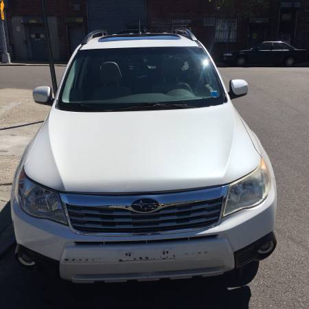 Subaru Forester Premium limited 2009 white/leather/navi - cars & for sale in Corona, NY – photo 3