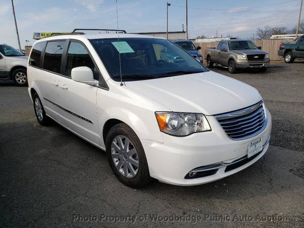 2015 *Chrysler* *Town & Country* *4dr Wagon Touring* - cars & trucks... for sale in Woodbridge, District Of Columbia – photo 3